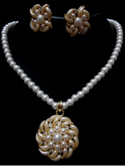 Pearl Necklace